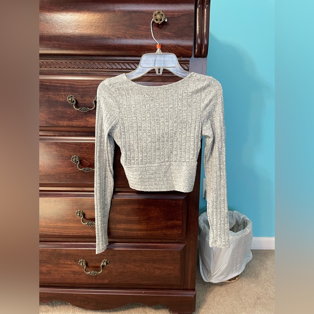Cropped Grey Criss Cross Top - Picture 2 of 2